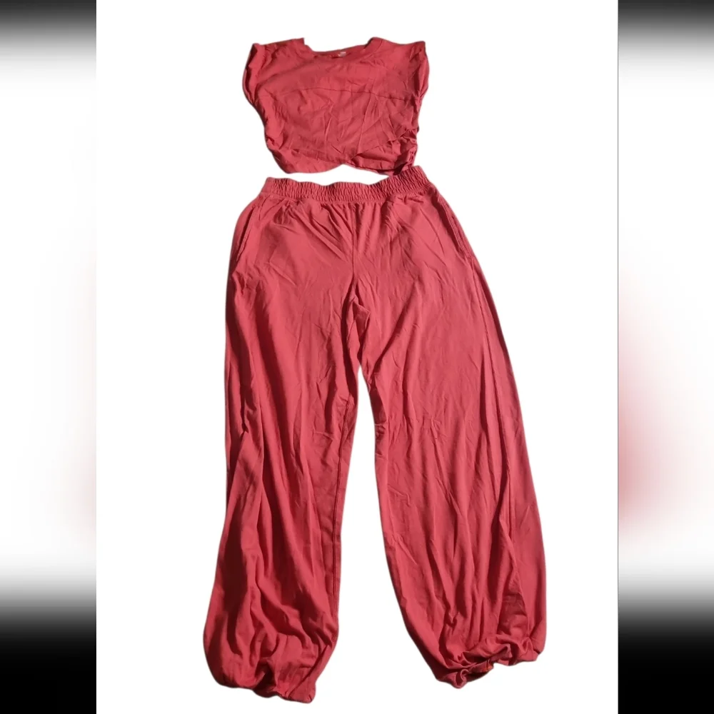 FREE PEOPLE MOVEMENT Coral Cropped Top and Joggers Set - Picture 5 of 7